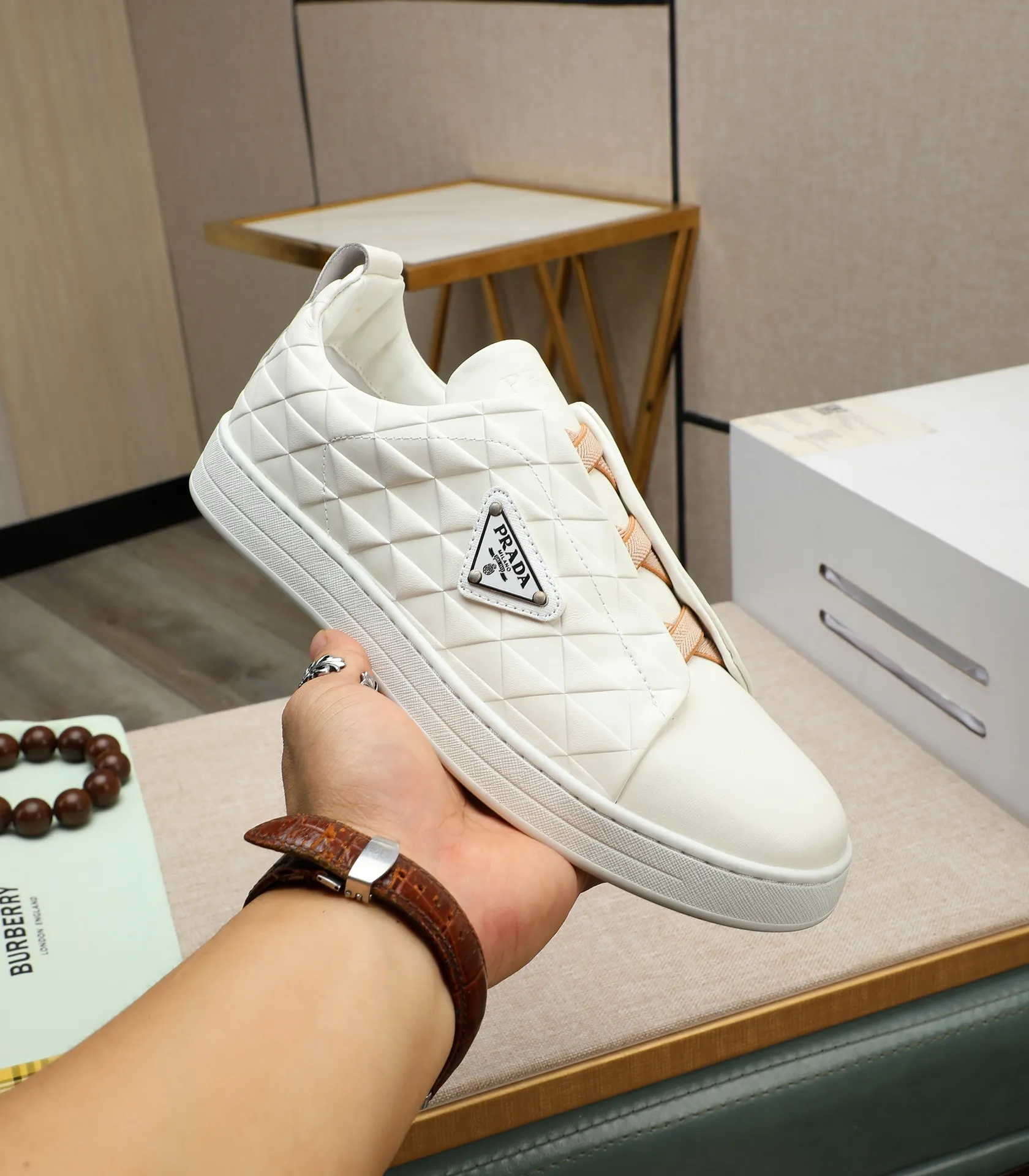 Men's men's shoes💰540🌹🌹[PRADA—Prada] 2024 latest model🙈original replica! 👟👟👟The uppers are made of top-notch workmanship from Italy🇮🇹Imported calfskin❗️The cowhide lining is suitable for travel. The original version has a large engraving sole, making it suitable for all kinds of travels, showing low-key luxury. Let quality speak for itself. Color: Size: 38-44